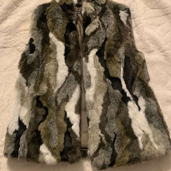 Beautiful multi color vest - Picture 1 of 3